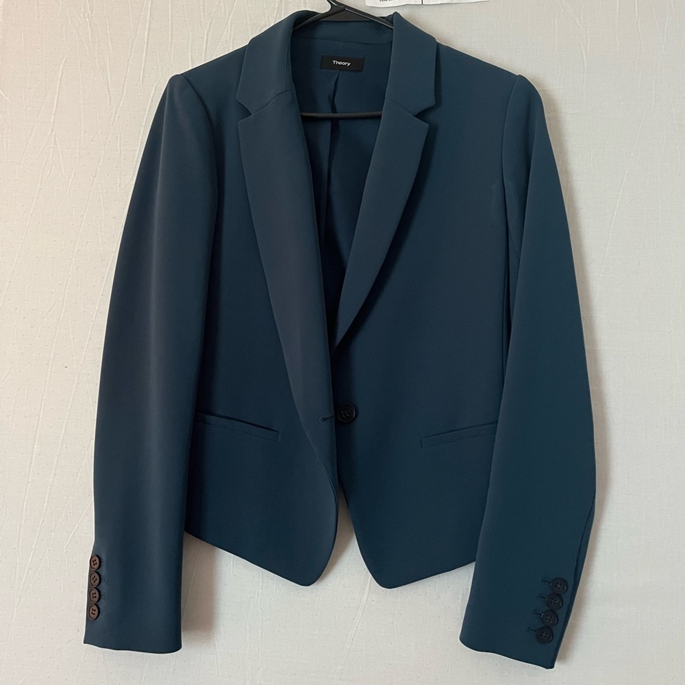 Theory jacket crepe size 2